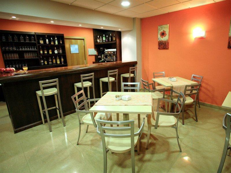 Dos Hermanas Hotel Ubeda  Bagian luar foto